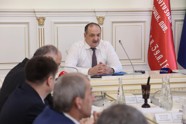 Глава Дагестанa провел совещание по актуальным вопросам